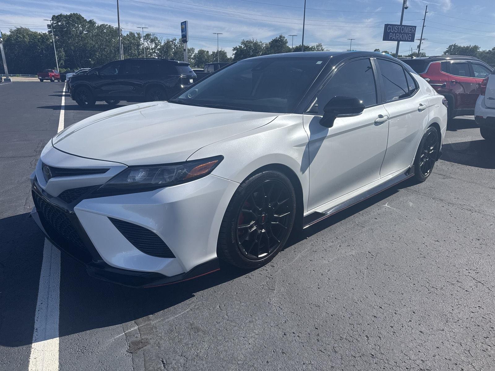 Used 2022 Wind Chill Pearl w/Midnight Black Metallic Roof Toyota TRD image 6