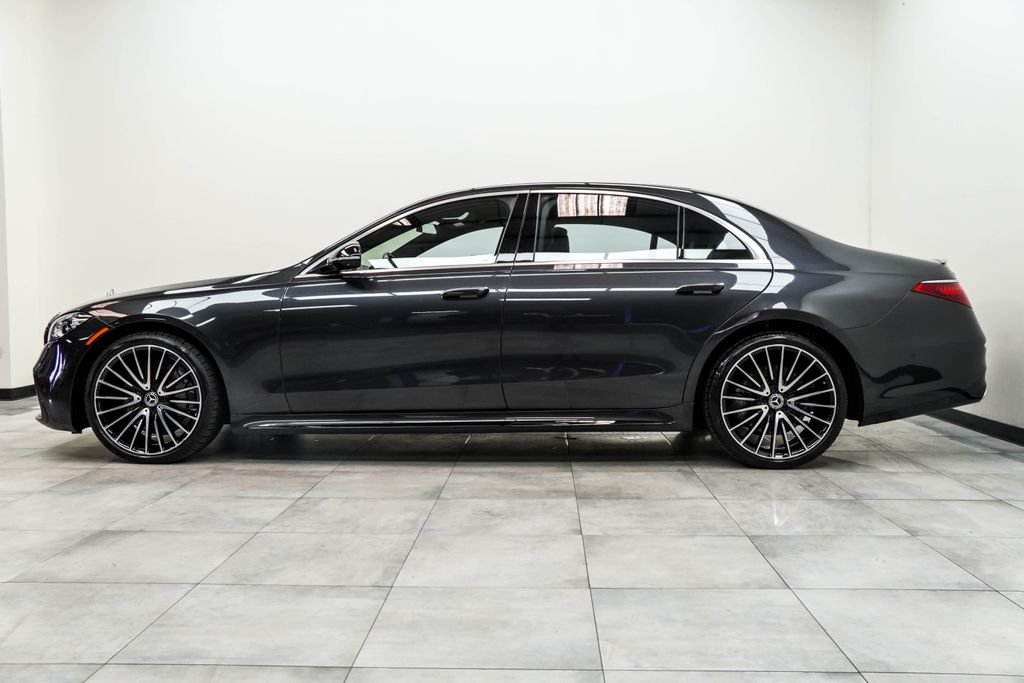 Used 2022 Gray Mercedes-Benz S 500 image 9