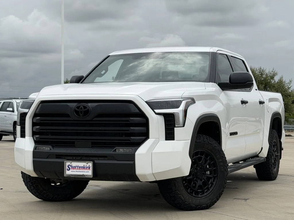 Used 2025 White Toyota SR5 image 2