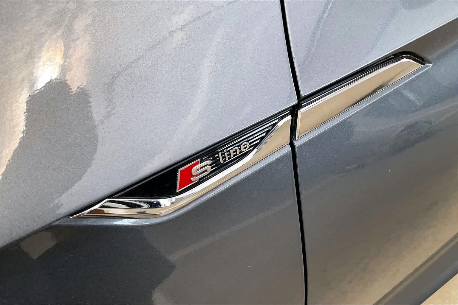 Used 2018 Monsoon Gray Metallic Audi Premium Plus image 15