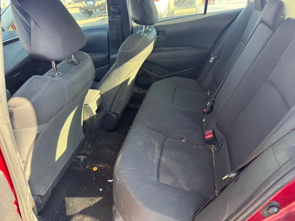 Used 2022 Pearl Toyota LE image 13