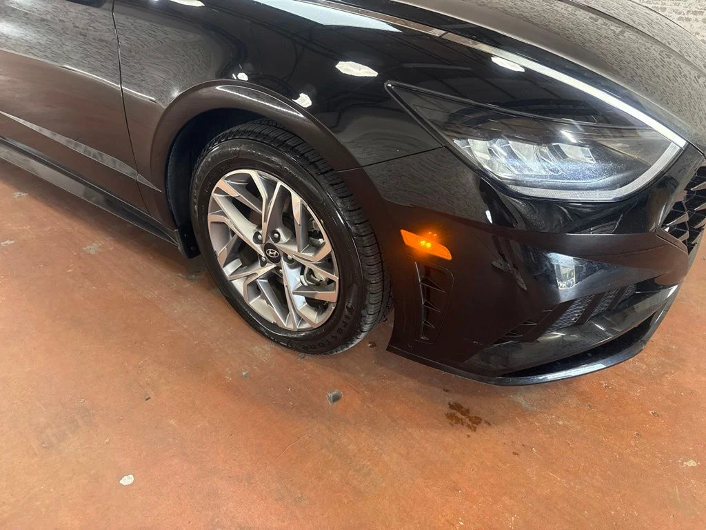 Used 2021 Phantom Black Hyundai SEL image 9