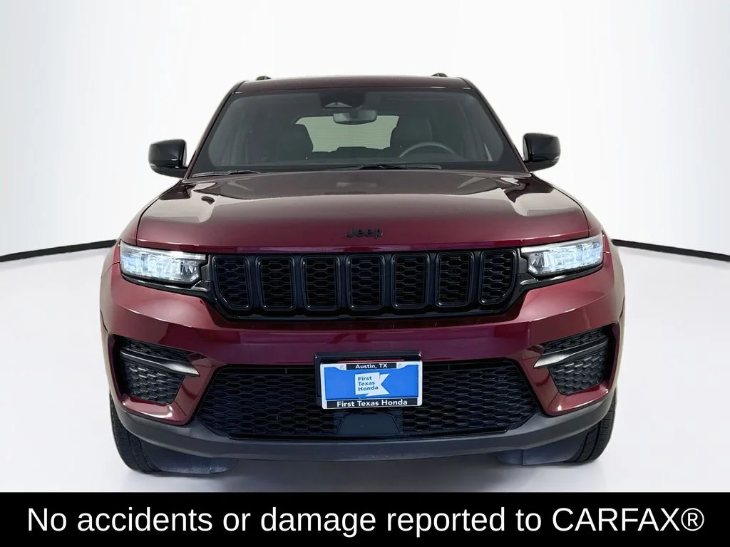 Used 2023 Velvet Red Pearlcoat Jeep Altitude image 2