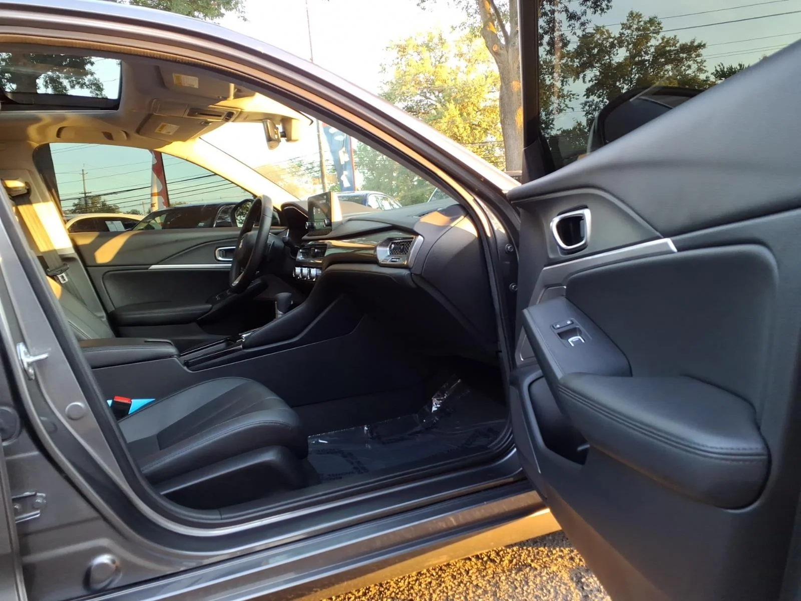 Used 2024 Liquid Carbon Metallic Acura INTEGRA image 12