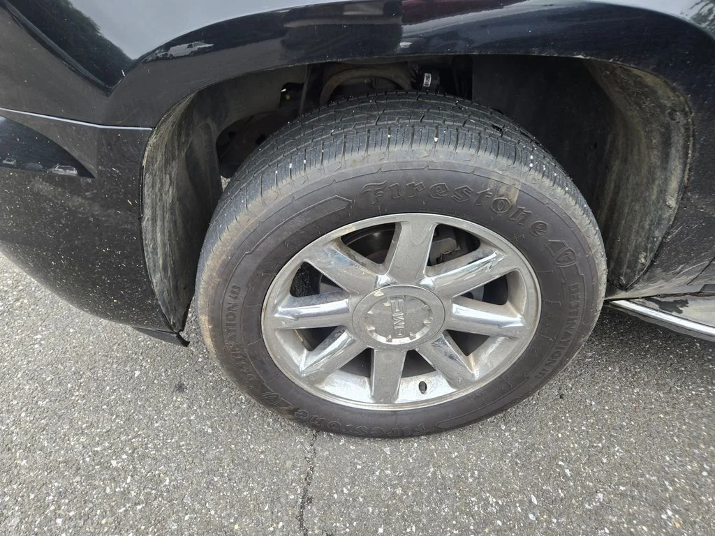 Used 2011 Black GMC Denali image 10