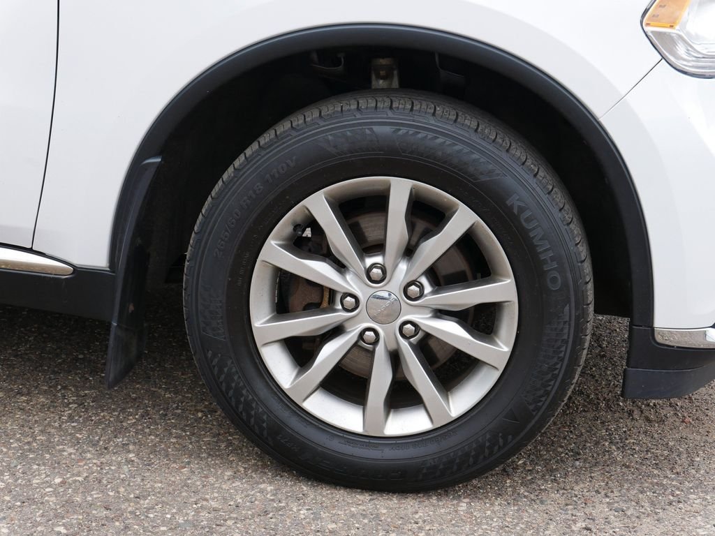Used 2018 White Dodge SXT image 7