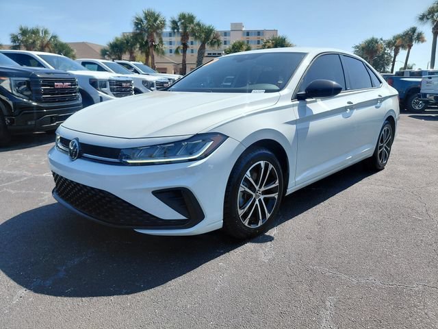 Used 2025 White Volkswagen Sport image 5
