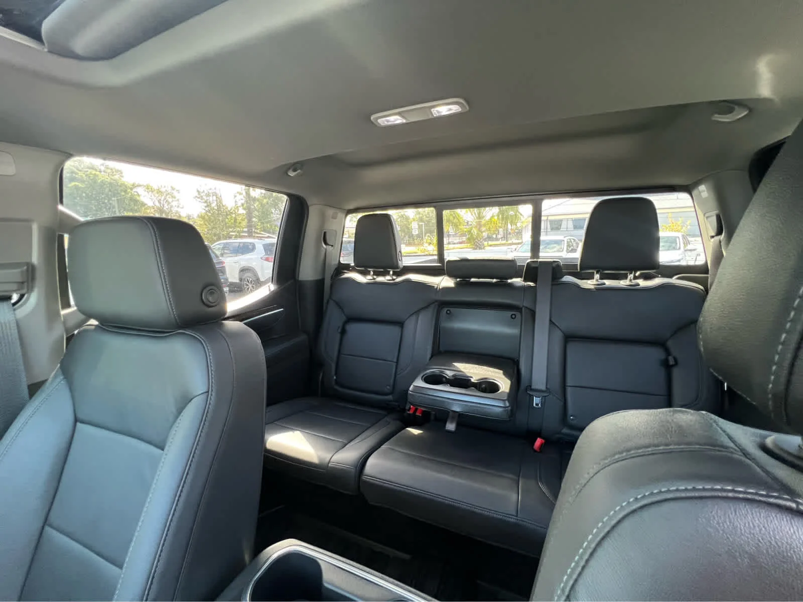 Used 2025 Downpour Metallic GMC Elevation image 15