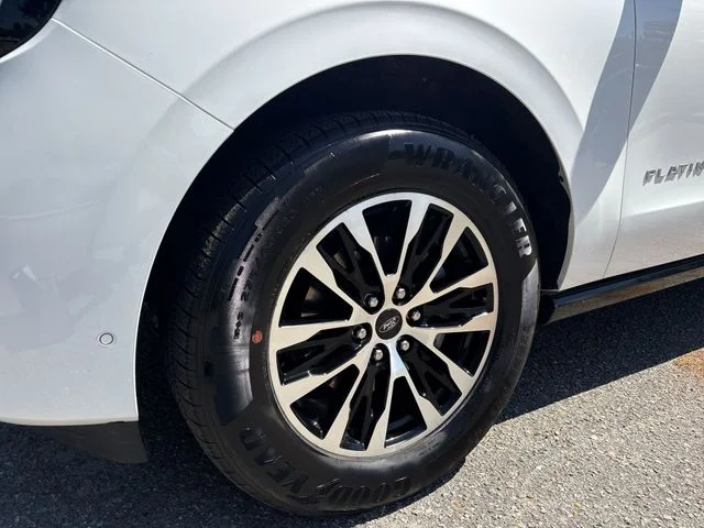 Used 2025 White Ford Platinum image 10