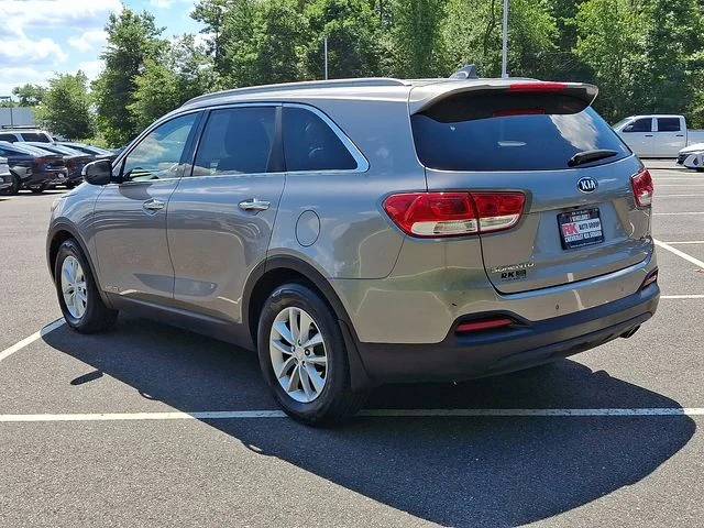 Used 2016 Silver Kia LX image 5