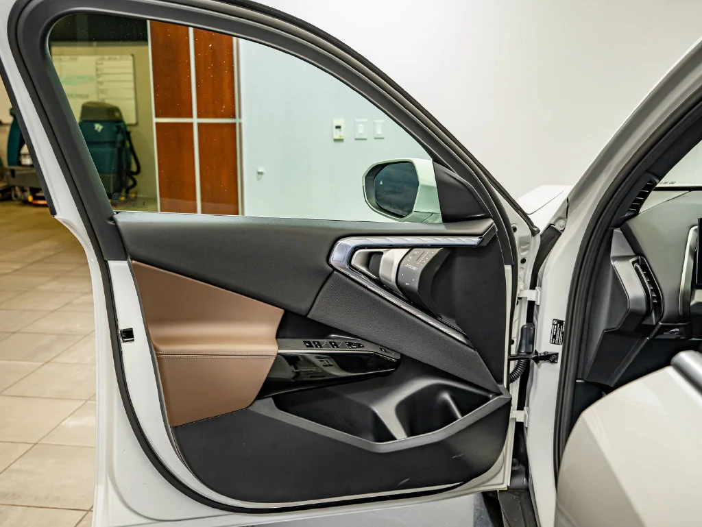 New 2026 Mineral White Metallic BMW 30 xDrive image 22