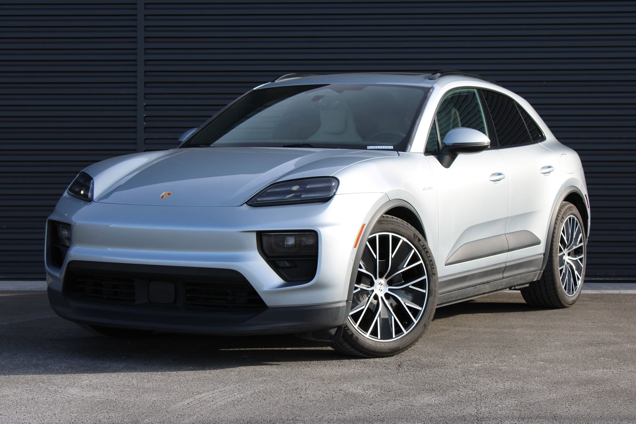 2024 Porsche Macan Base