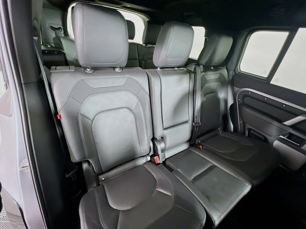 2024 Land Rover Defender X-Dynamic SE - Photo 29