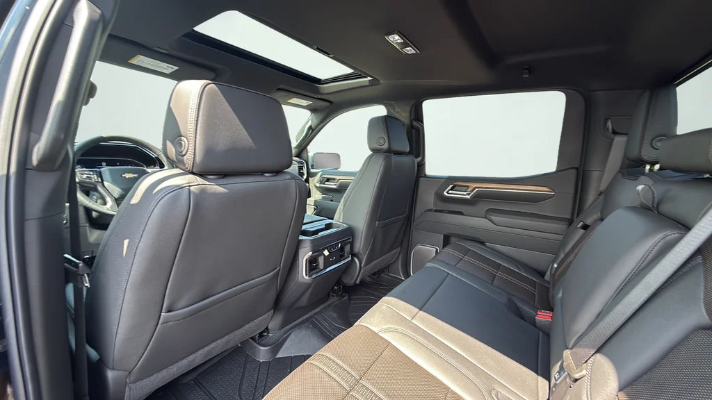 New 2026 Black Chevrolet High Country image 39