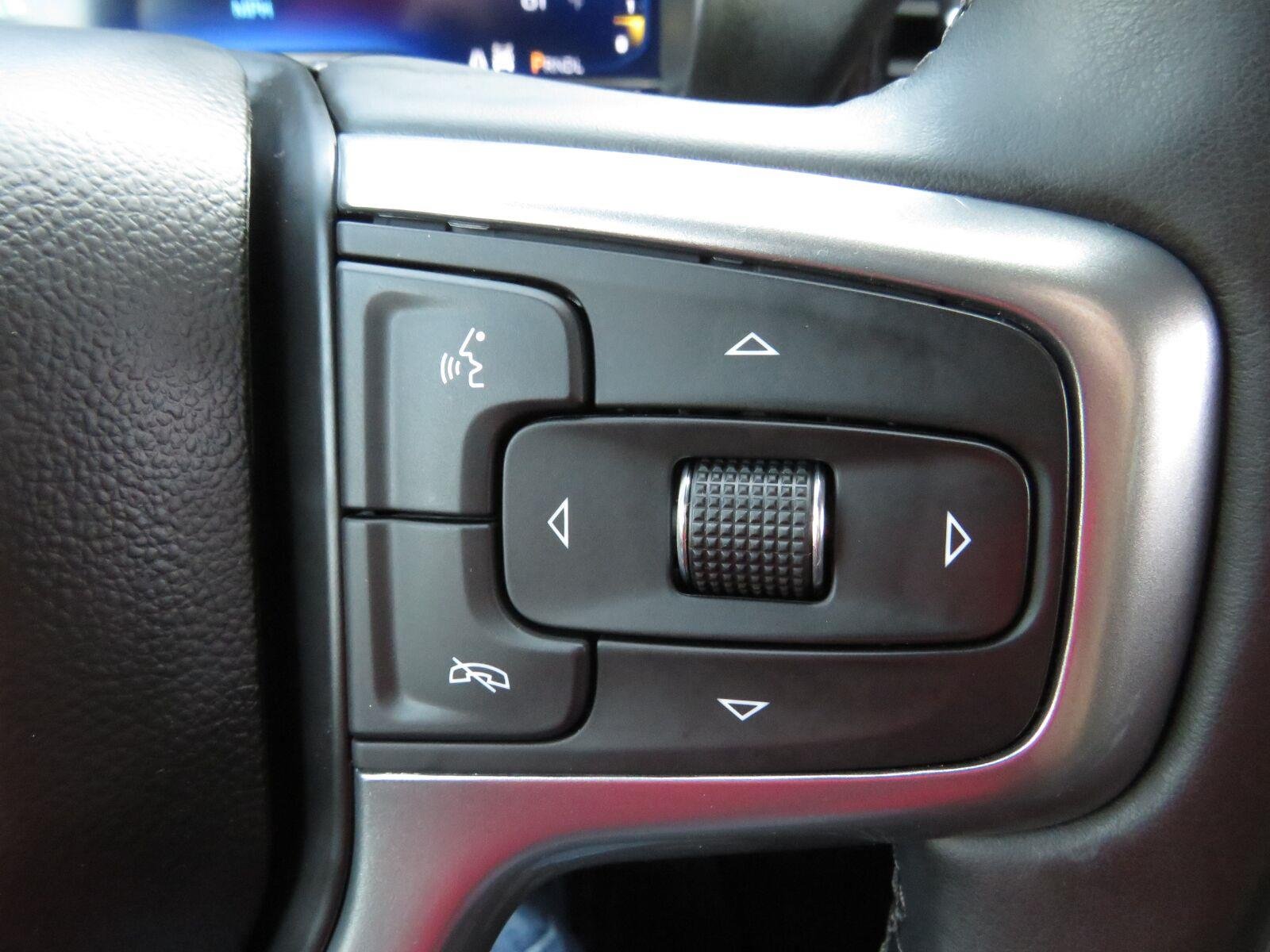 Used 2024 Lakeshore Blue Metallic Chevrolet LT image 34