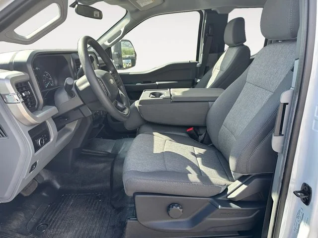 2025 Ford F-350 Super Duty Chassis Cab XL - Photo 11
