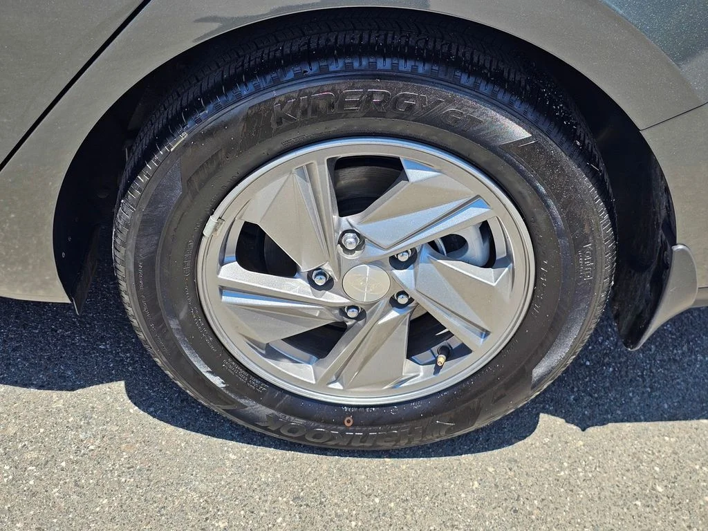 Used 2025 Gray Hyundai SE image 8
