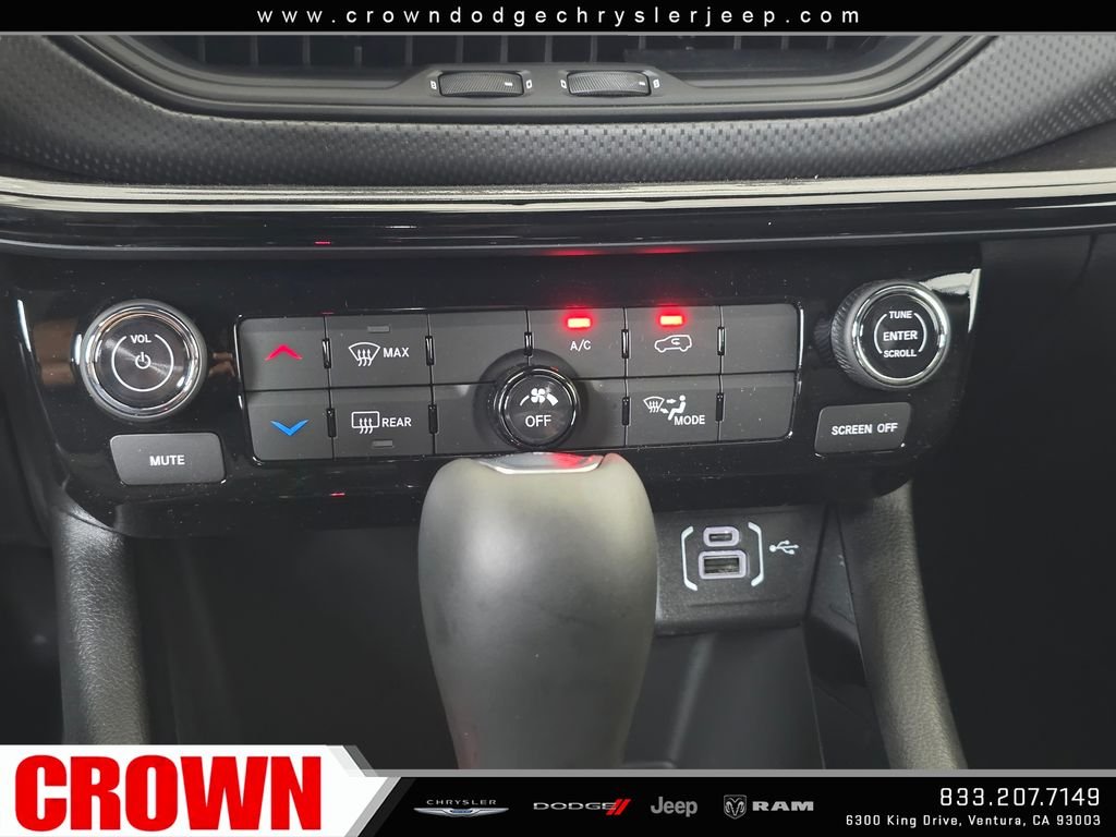New 2026 Fathom Blue Pearl-Coat Exterior Paint Jeep Latitude image 19