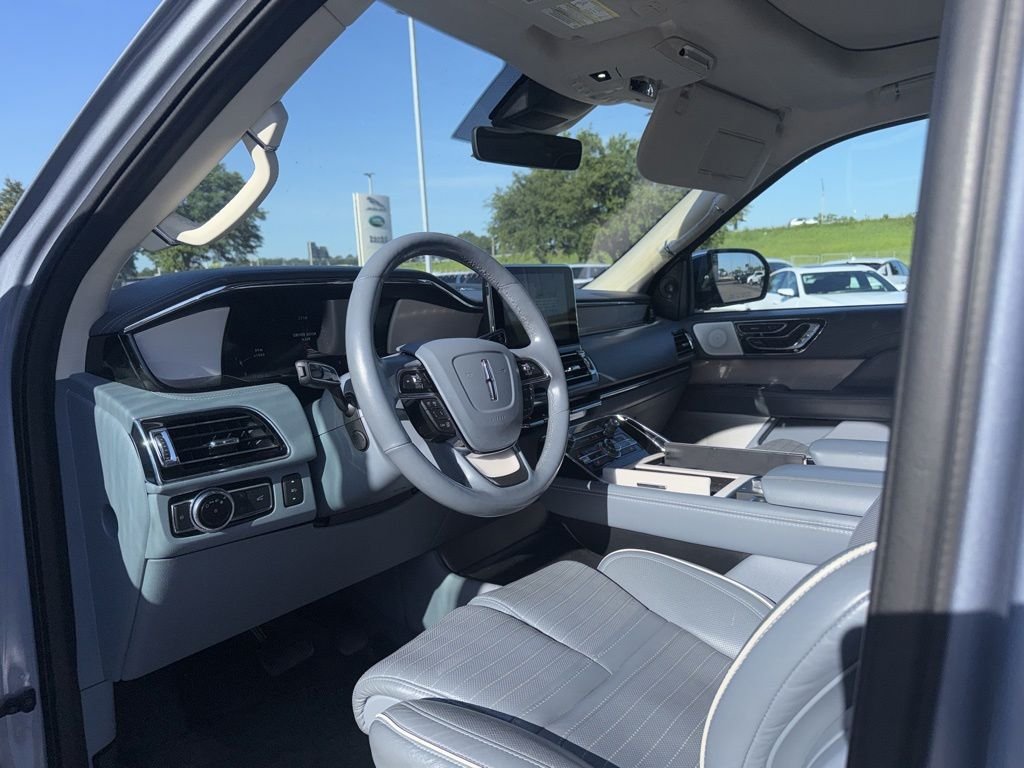 Used 2020 Crystal Blue Lincoln Black Label image 12