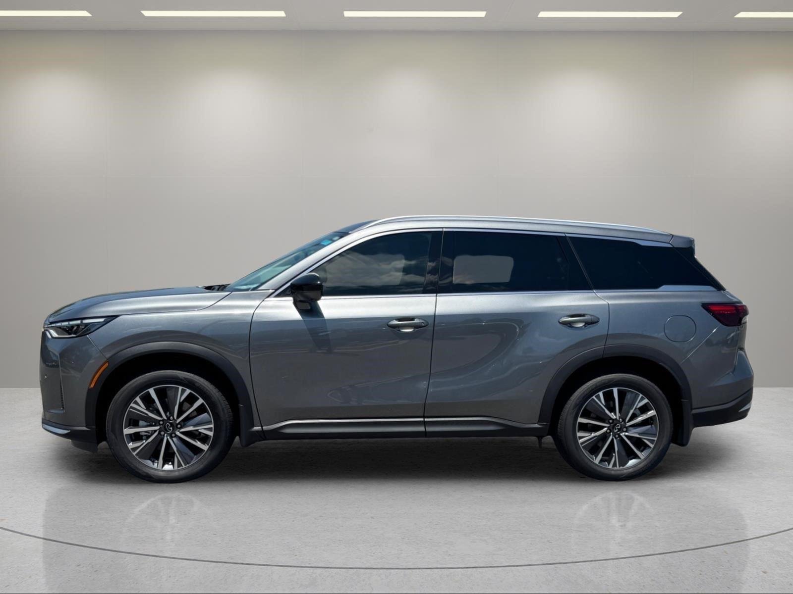 New 2027 GRAPHITE SHADOW INFINITI Luxe FWD image 2