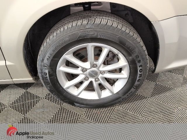 Used 2016 Beige Dodge SXT image 44