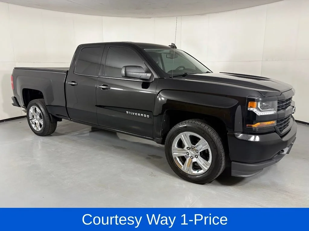 Used 2018 BLACK Chevrolet Custom image 12