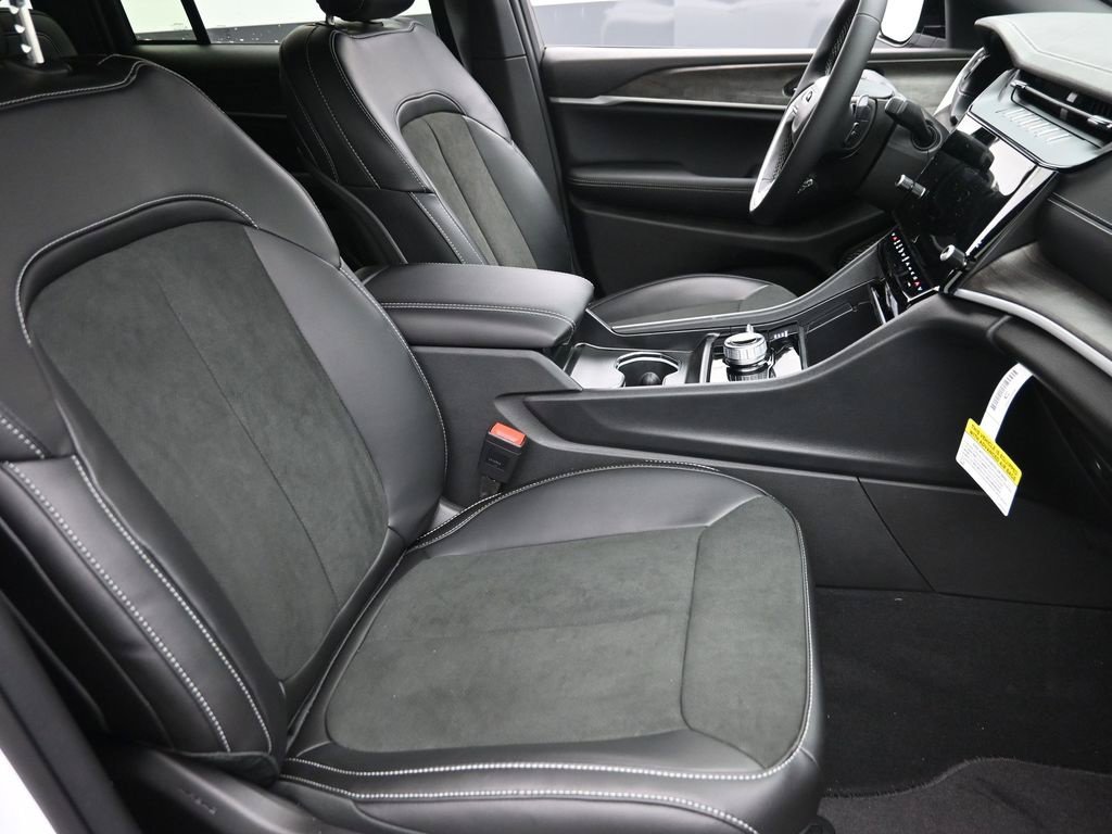 2026 Jeep Grand Cherokee Laredo - Photo 9