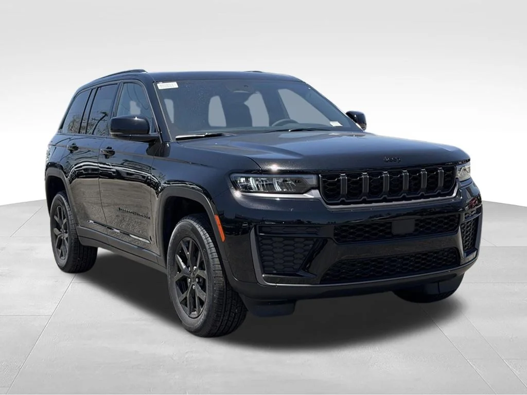 New 2026 Diamond Black Crystal Pearl-Coat Exterior Paint Jeep Laredo image 4