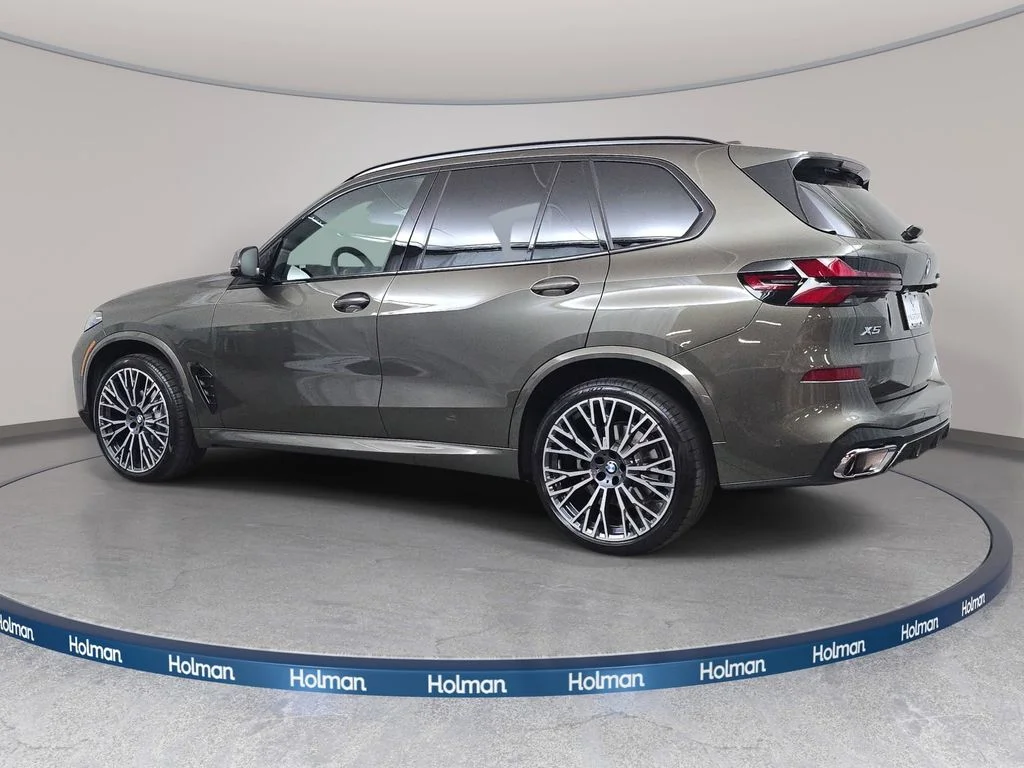 Used 2026 Manhattan Green Metallic BMW xDrive40i image 8