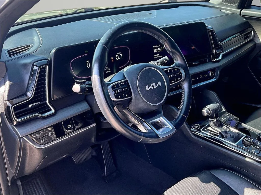 Used 2023 Green Kia X-Line image 15