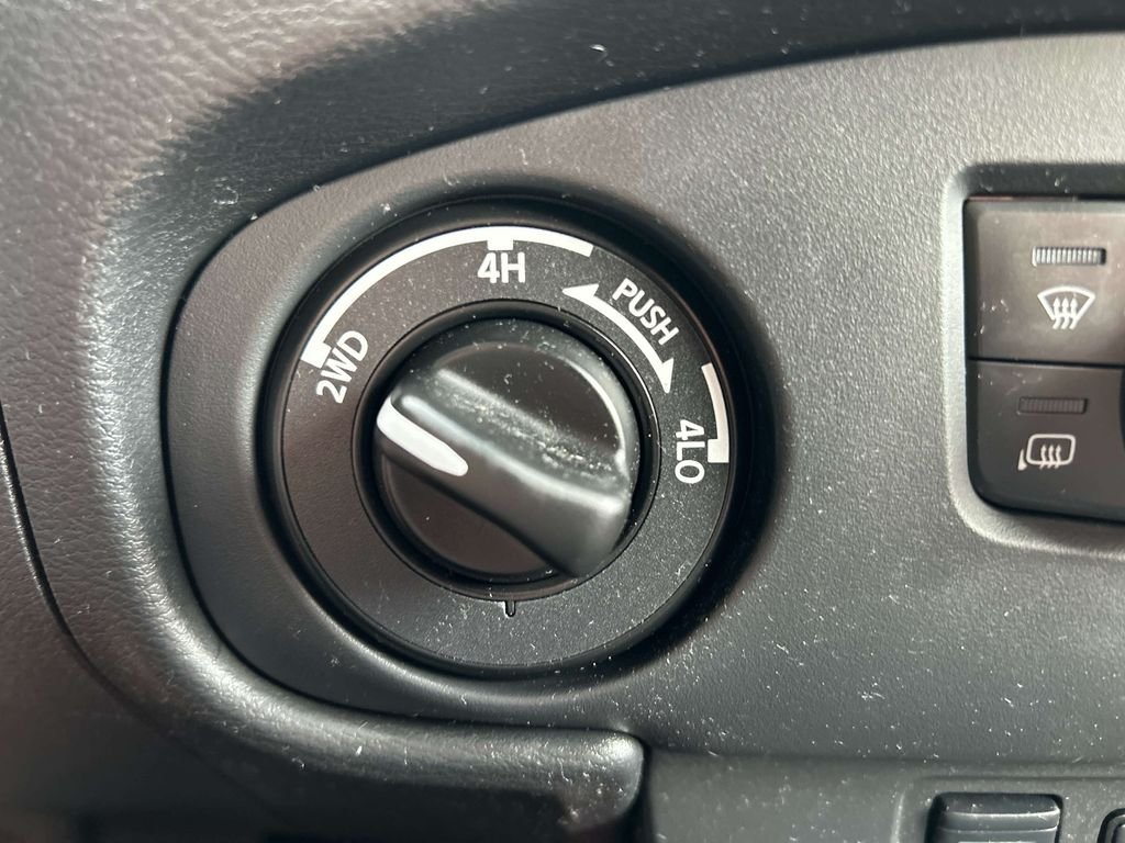 Used 2023  Nissan PRO-4X image 26