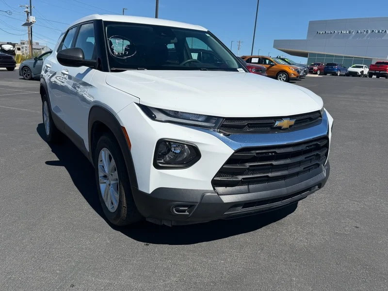 Used 2022 SUMMIT WHITE Chevrolet LS image 1