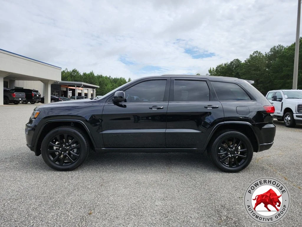 Used 2020 Black Jeep Altitude image 2