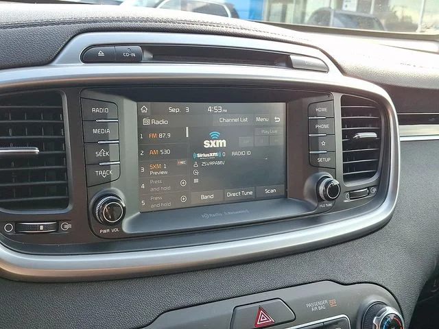 Used 2019 White Kia LX image 18
