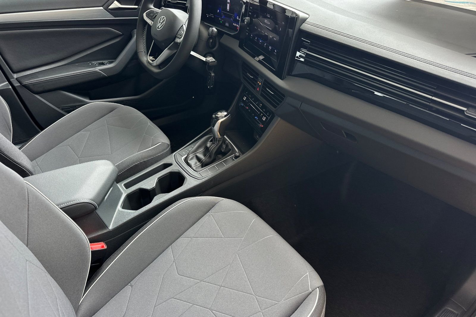 New 2026 Deep Black Pearl Volkswagen 1.5T Sport image 15