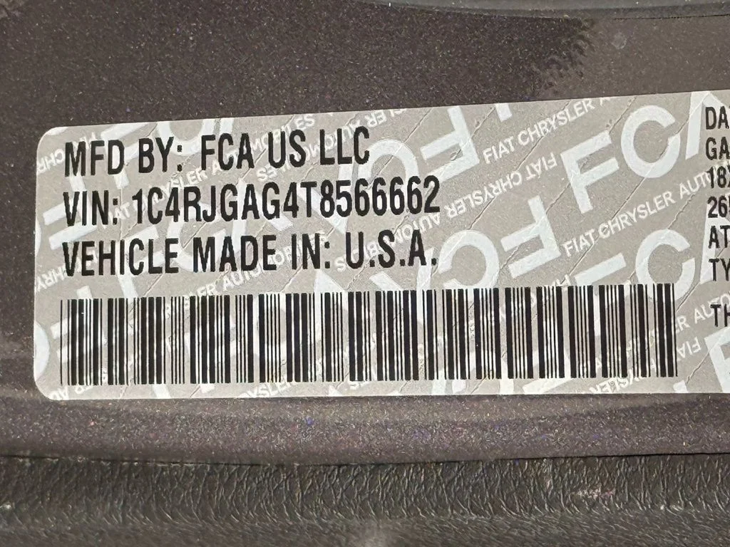 New 2026 Baltic Gray Metallic Clear-Coat Exterior Paint Jeep Laredo image 34