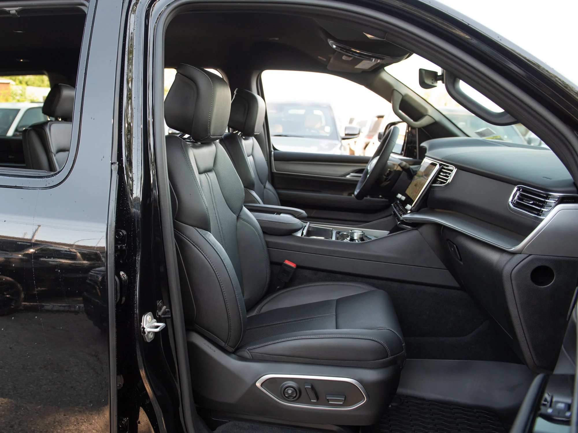 New 2026 Black Jeep Limited Altitude* image 32