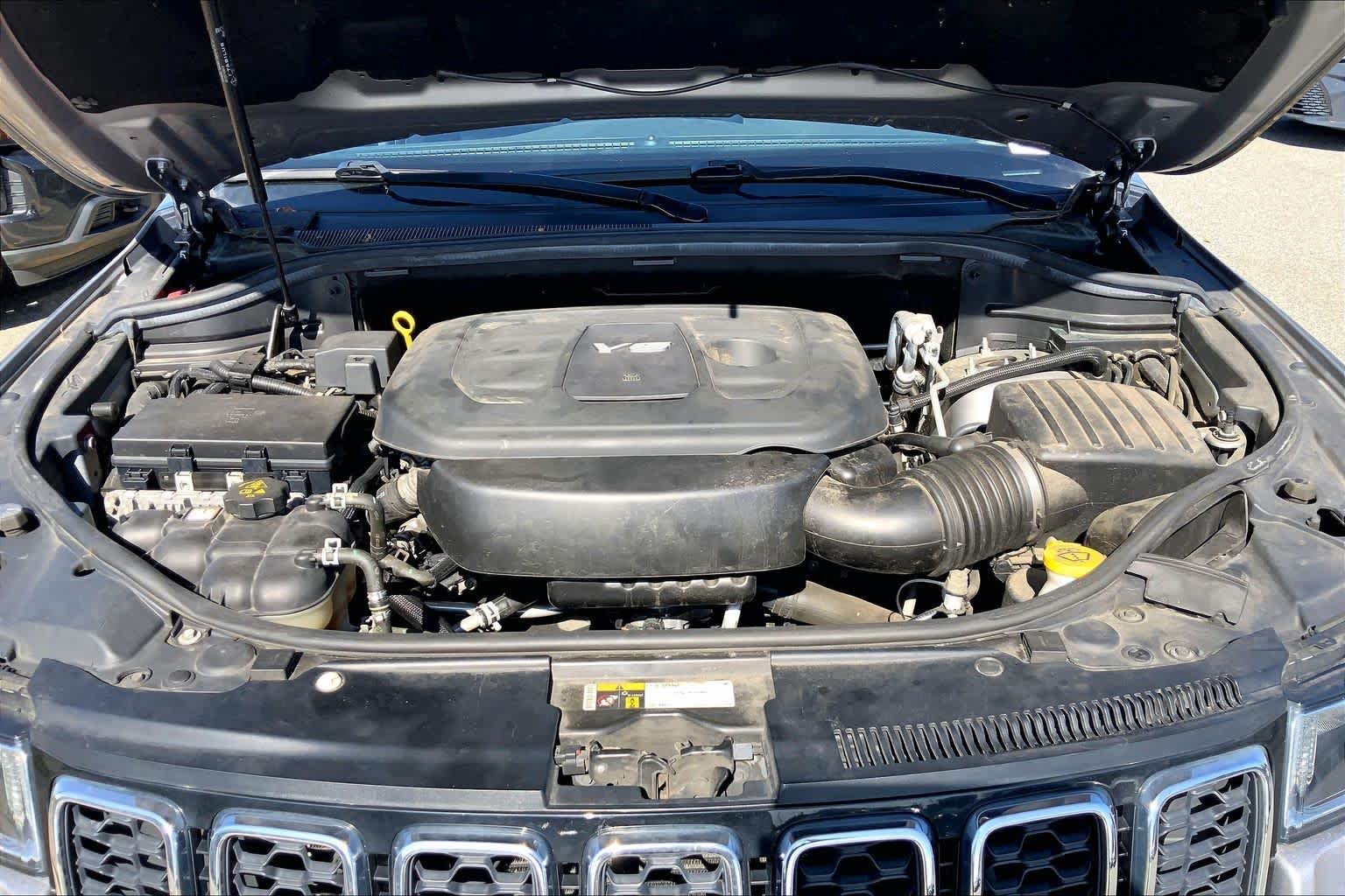 Used 2019 Billet Silver Metallic Clear Coat Jeep Limited image 32