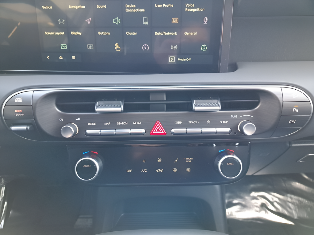 New 2026 White Hyundai SE image 22