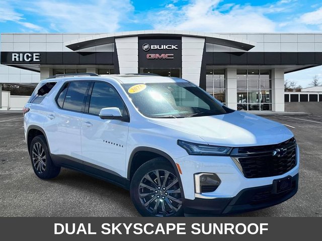 Pre-Owned 2023 Chevrolet Traverse RS