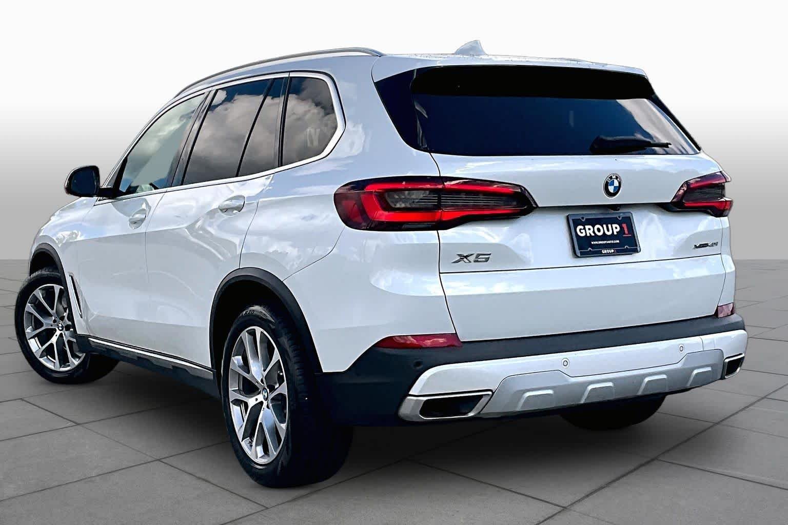 Used 2022 Mineral White Metallic BMW xDrive40i image 12