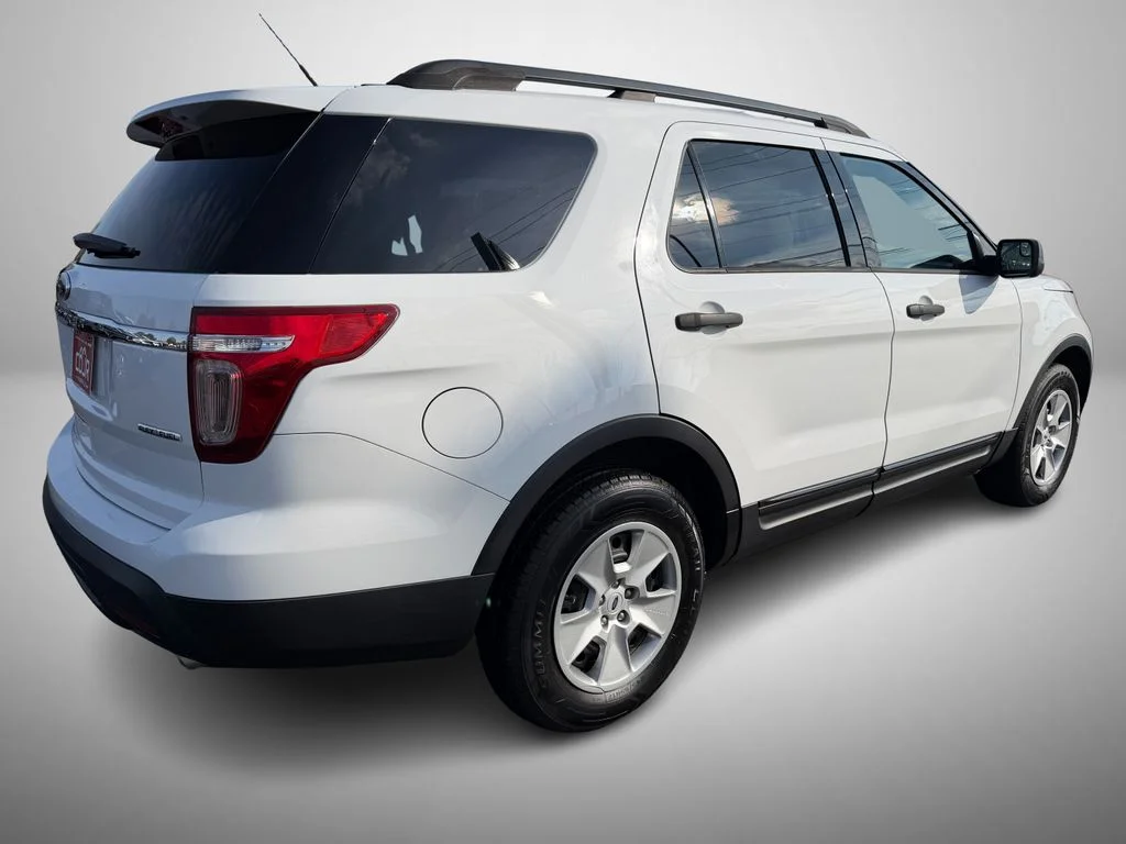 Used 2014 White Ford Base image 3