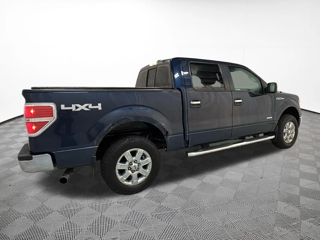 Used 2013 Blue Ford XLT image 9