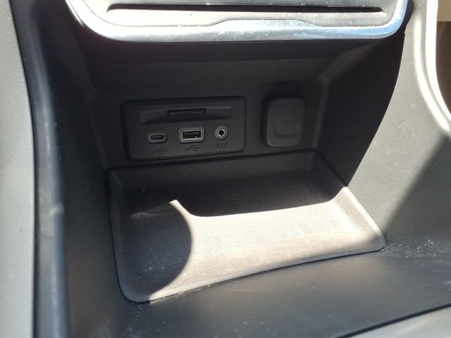 Used 2019 White GMC Denali image 25