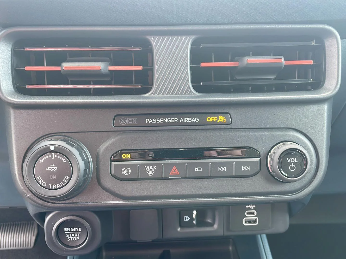 New 2026 Carbonized Gray Metallic Ford LARIAT image 24