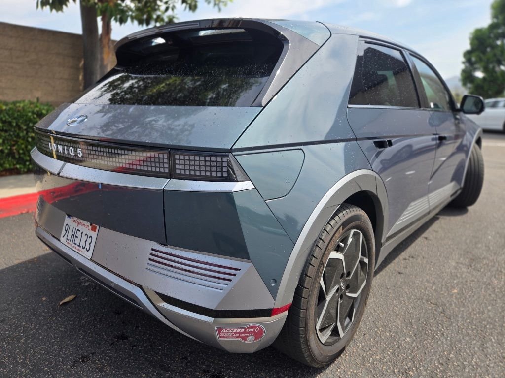 Used 2024 Green Hyundai Limited image 7