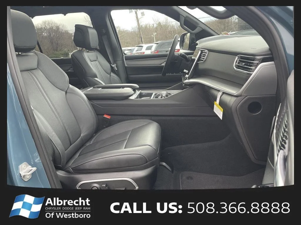 New 2026 Steel Blue Exterior Paint Jeep Limited Reserve image 17