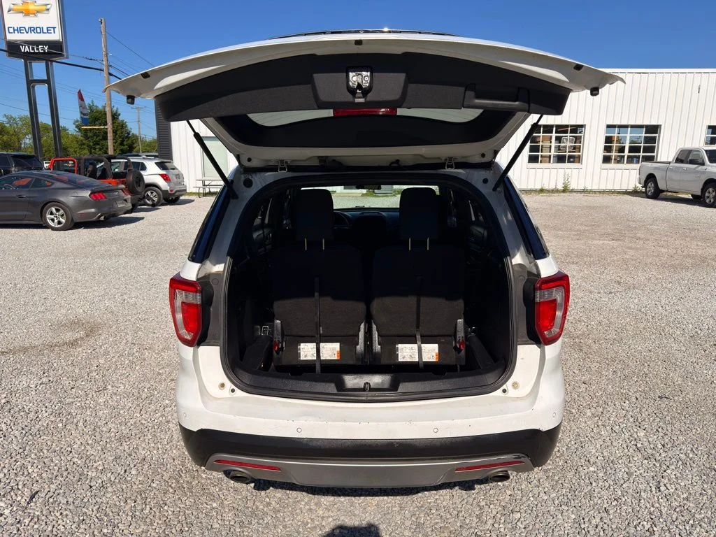 Used 2017 White Ford XLT image 22