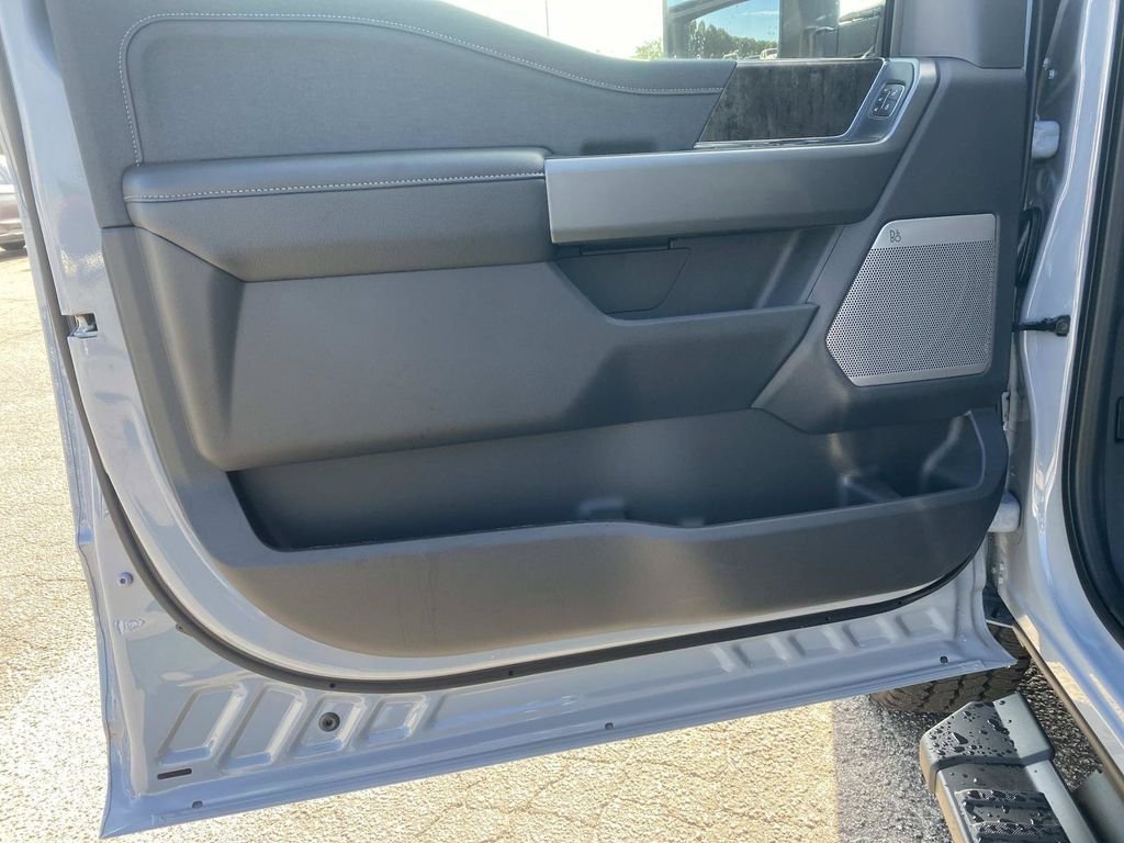 New 2026 Glacier Gray Metallic Tri-Coat Ford F-350® Lariat® image 12