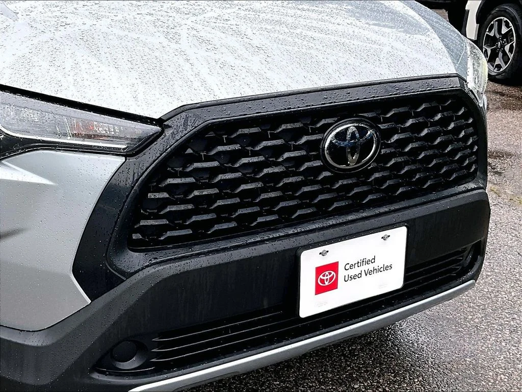 Certified Used 2022 Silver Toyota L image 30